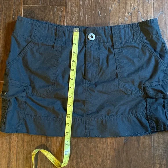 Old Navy micro mini cargo skirt black ultra low waist belt loops pockets size 6 - Picture 7 of 9